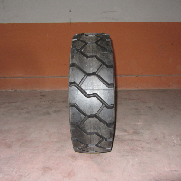 Neumáticos-Manuntención-Poveda 28X9 R15